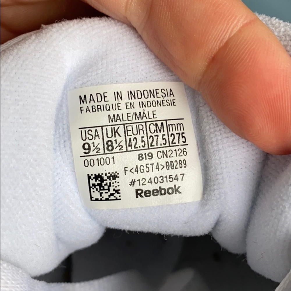 *SOLD*White Reebok Classic Sneaker - Picture 7 of 8